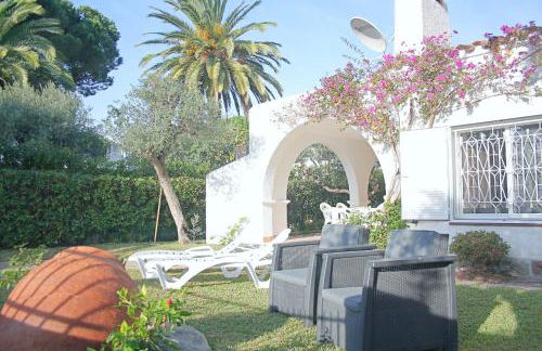 Charming seafront villa - Photo 20