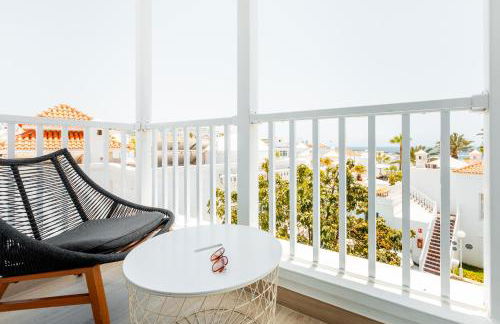 Spacious apartment with ocean view - Photo 18