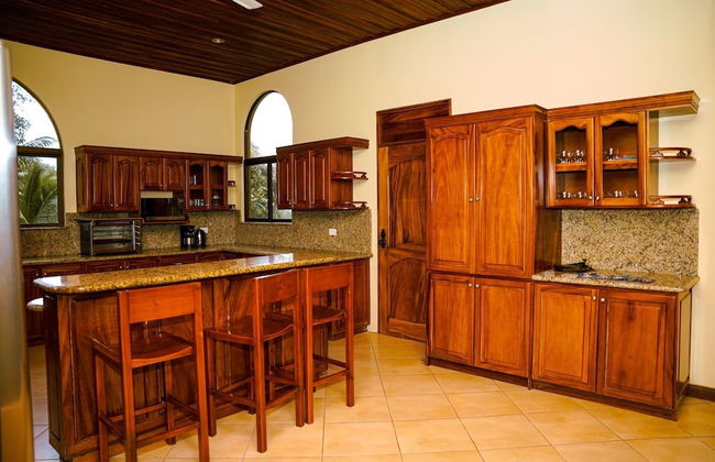 Mansion Arenal - Photo 11