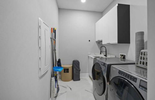 Relax & Play in Cape Coral Pool BBQ Family Fun - Foto 53