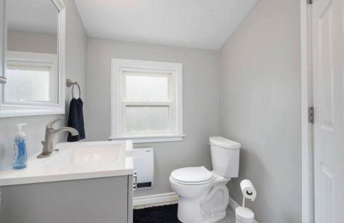 Great Location! 2BR - King Bed - Private Laundry - Foto 20
