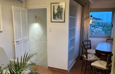 Charmante PETITE MAISON avec vue panoramique, en centre historique, proche d'Avignon, ancienne, rénovée, climatisée, terrasse, parking public gratuit - Foto 13