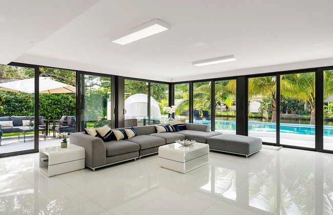 Peaceful 3BD Family House With Pool - Photo 14