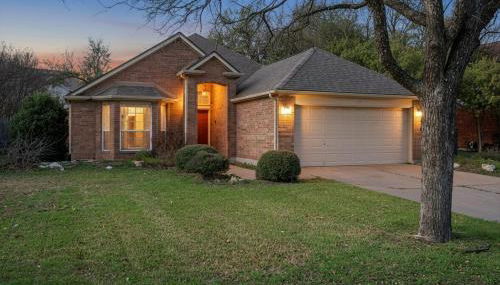 NEW! Stylish Home Arcade & Fireplace Sleeps 10 - Foto 3