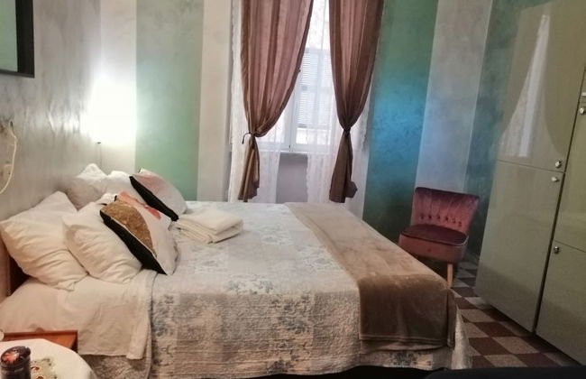 Român Holidays Hostel - Foto 1