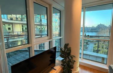 Modern Riverside Gem - Foto 7