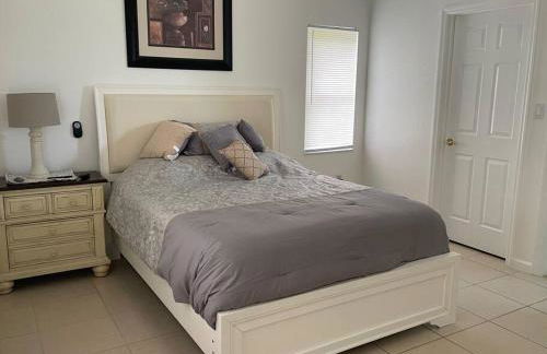 Punta Gorda Home, Sleeps 10 - Photo 10