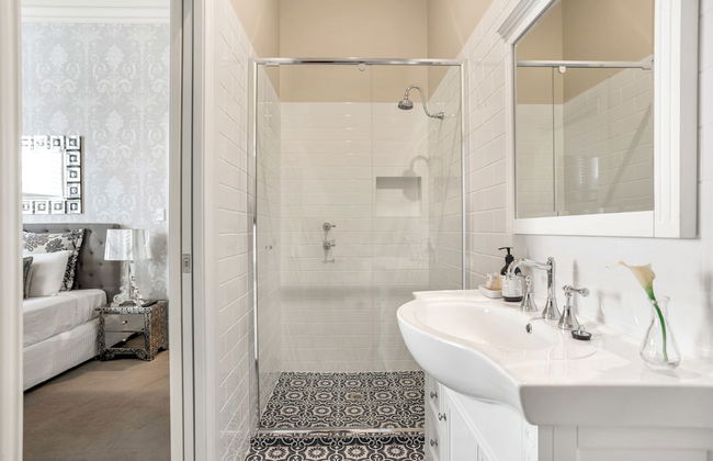 Grandview Accommodation - The Elm Tree Apartments - Photo 50