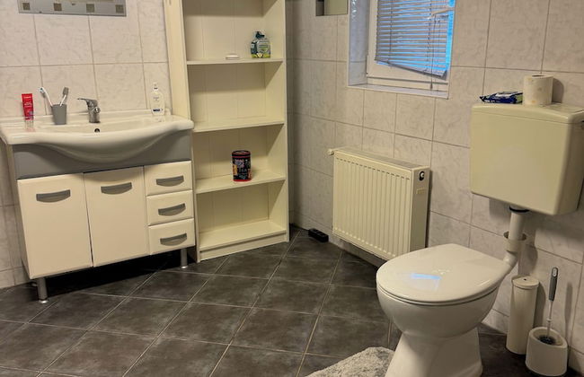 2 Bedrooms, 2 Baths House With a Living Room & an Upstairs Reception rea - Photo 10