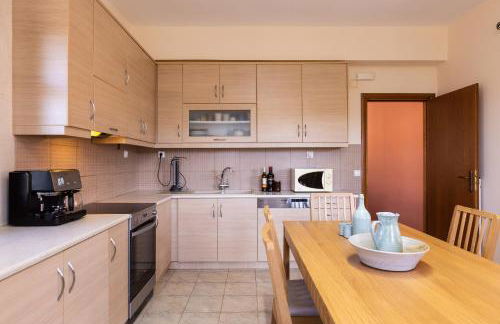 Ilys Home, a Country-chic Retreat with Pool & BBQ, By ThinkVilla - Photo 27