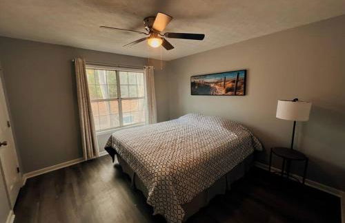 Recently Renovated Condo! - Foto 6