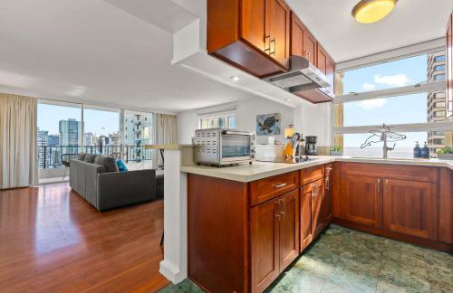 Honu Hale Penthouse 2 BDR Ocean View Waikiki - Photo 25