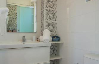 Family seaside Kladissos Villa with private heated pool! - Photo 29