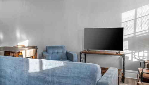 Beautiful Rehabbed Unit in Shaw Community 4228a - Foto 3