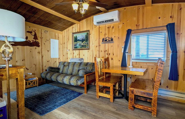 Yellowstone's Treasure Cabins - Photo 41