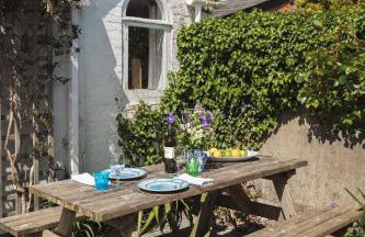 Beautiful family house with amazing sea views - Photo 4