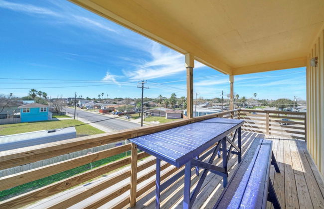 6bdr, Balcony w/ Bay View, Shared Pool + Boat Dock Keeper Red by Avantstay - Foto 33