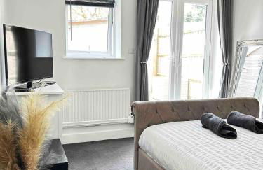 Spacious Southampton City Apartment with Courtyard - Foto 23