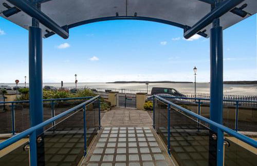 7 South Beach Court - Sea Front Apartment With Spectacular Sea Views - Photo 36