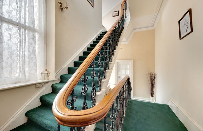 Percy Apartments - By Week2Week - Photo 18