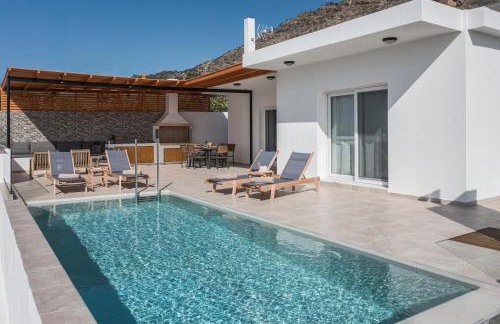 Windless SeaView Villa, with Pool & Hot Tub, By ThinkVilla - Foto 2