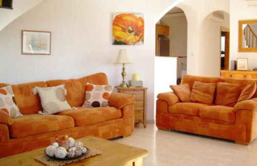 Villa Oasis WITH LARGE PRIVATE SWIMMING POOL - Foto 2