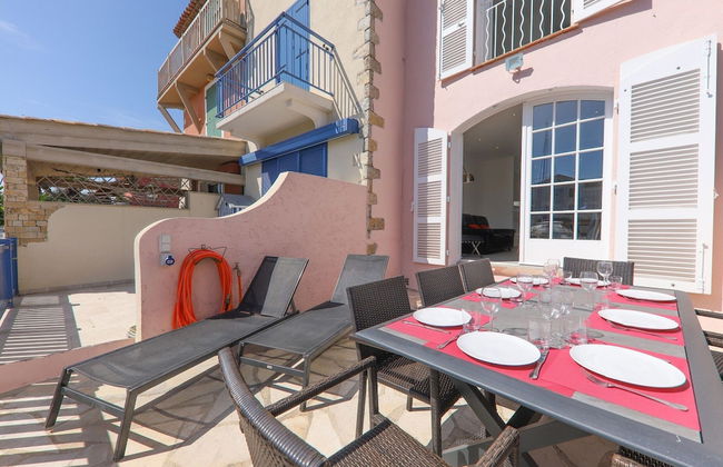 Superb Vacation Home With Pontoon - Photo 27