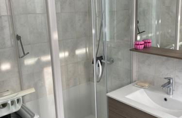 A 2 pas de la plage de la Vallières - Foto 11