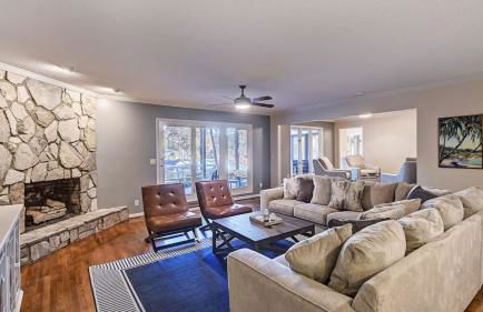 Lakefront Home Private Dock, Tiki Bar, Firepit Shore to Please by Avantstay - Foto 105