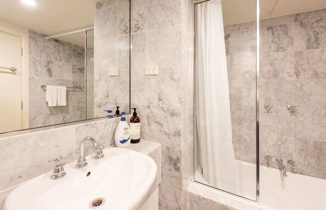 Spacious 3-bed Unit in Melbourne CBD w/ Pool & Gym - Foto 10