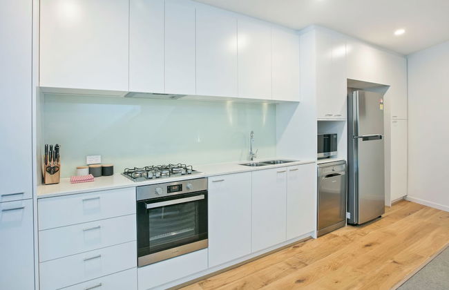 Roden Residences - Photo 10