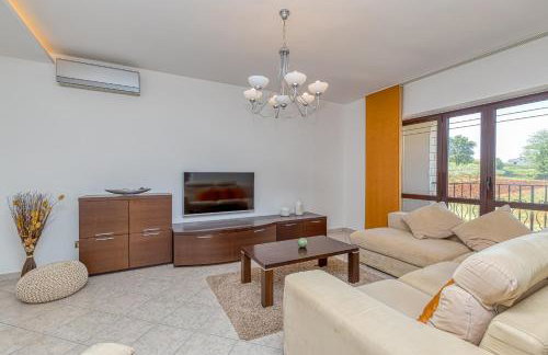 Silvia II with Private Pool - Foto 13