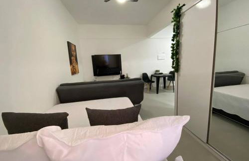 Studio no Edifício Everest lindíssimo a somente 200 mts praia excelente localização - Foto 37