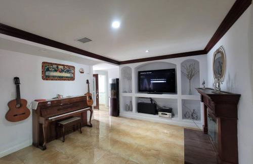 Luxstay in Huntington Beach - Photo 24