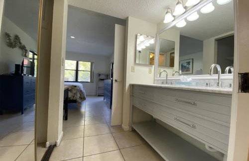 4330 Shorewalk lakeview condo close to IMG and Beach - Foto 45