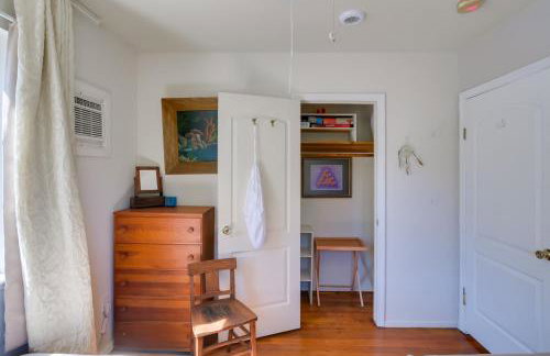 Fenced Yard and Grill Orville Cottage Near Trails! - Foto 16