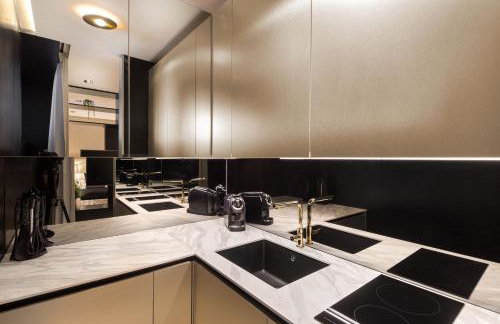 Posh Residence Luxury Suites - Photo 24