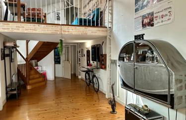 Superbe LOFT centre-ville - Sauna - parking privé -Clim- 1 à 10personnes - Foto 9