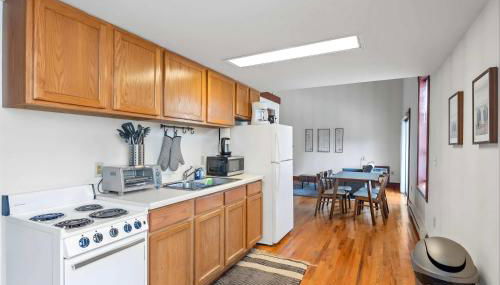 Jacuzzi 1BR loft with den and office-open concept - Foto 3, stove, toaster