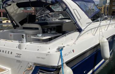 Entire Boat at St Katherine Docks 2 Available select using room options - Photo 7