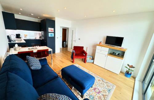 Stunning Beach Front Apartment with Sea views, FREE Parking & Balcony - Foto 26