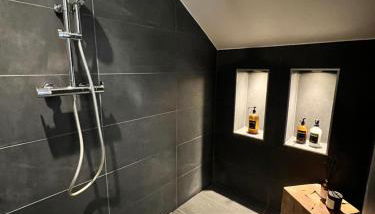 Duplex MontBlanc - Suite, Centre & Parking by AlpenlySallanches - Foto 3, Shower