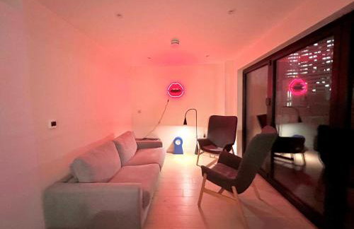 Exceptional 2-Floor Central London Escape - Sleeps Up to 10 with Skyline Terrace - Foto 10