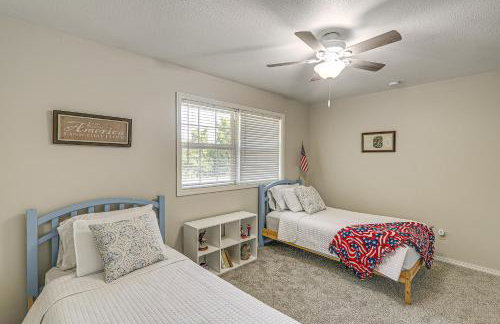 Waterfront Kansas Home with Private Fire Pit! - Foto 25