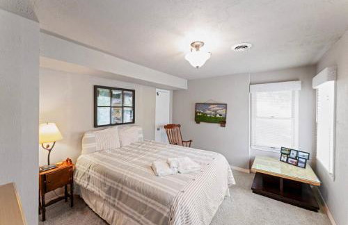 5 BR lakefront home with swim dock bunk room High Speed WiFi - Foto 24