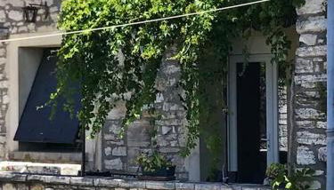 Location chaleureuse à Orgnac-l'Aven avec piscine partagée - Photo 4