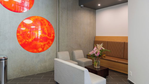 Coin salon dans le hall