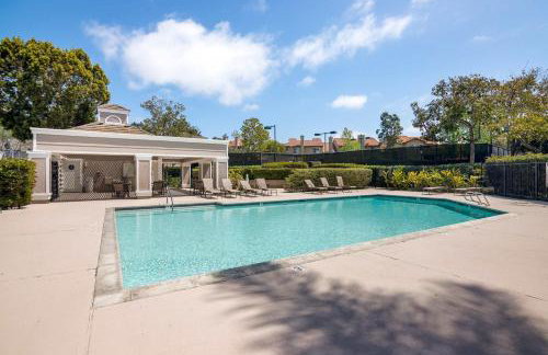 Carmel Valley 2BR with Amenities - Photo 6