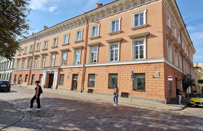 TyzenXL Luxury Vilnius Apartment - Photo 39