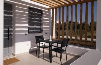 Kotinos Luxury Suites - Photo 8